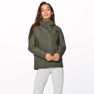 Lululemon Resist The Mist Rain Jacket NWT 6